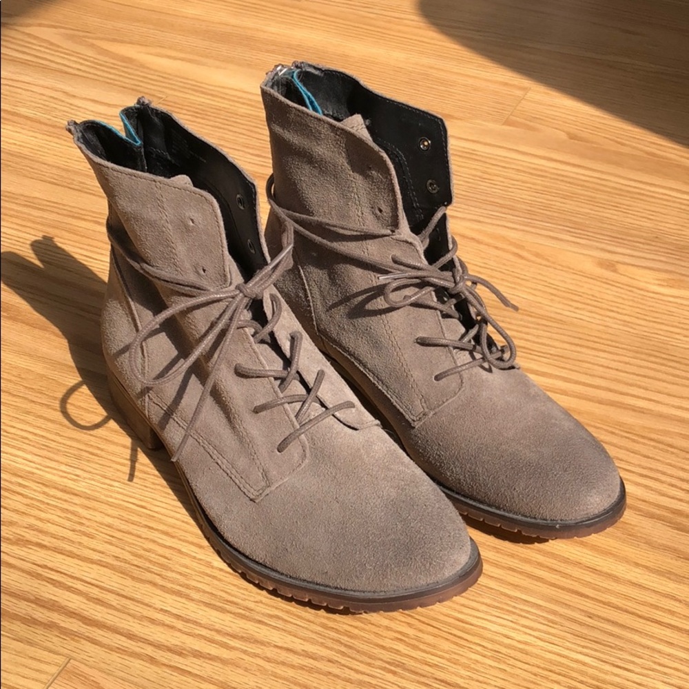 Steve Madden Grey Suede Flat Ankle Boots